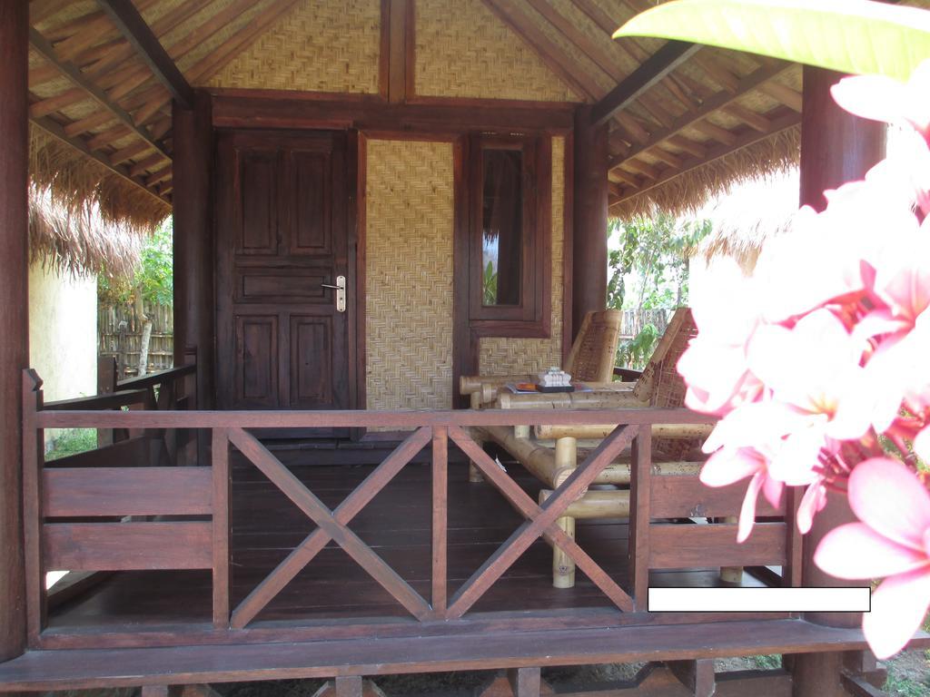 Selong Belanak Bungalows Kültér fotó
